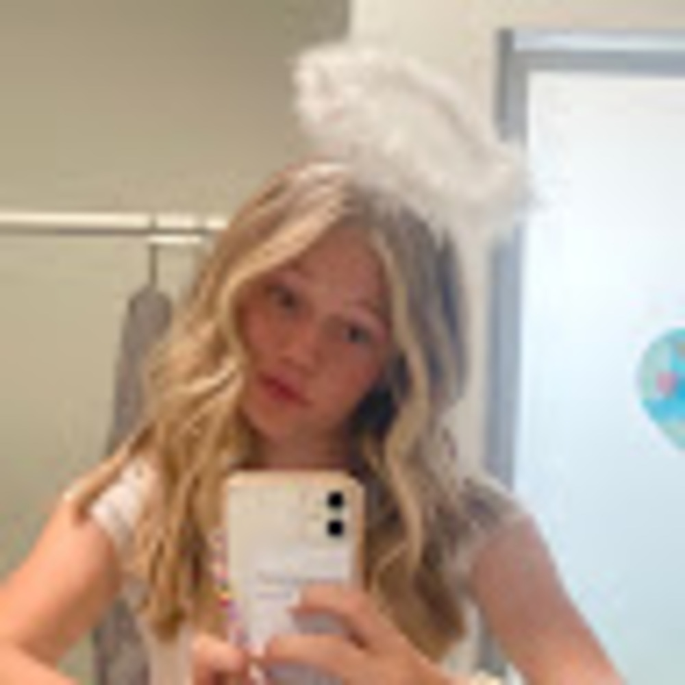 Meet your Posher, Stella